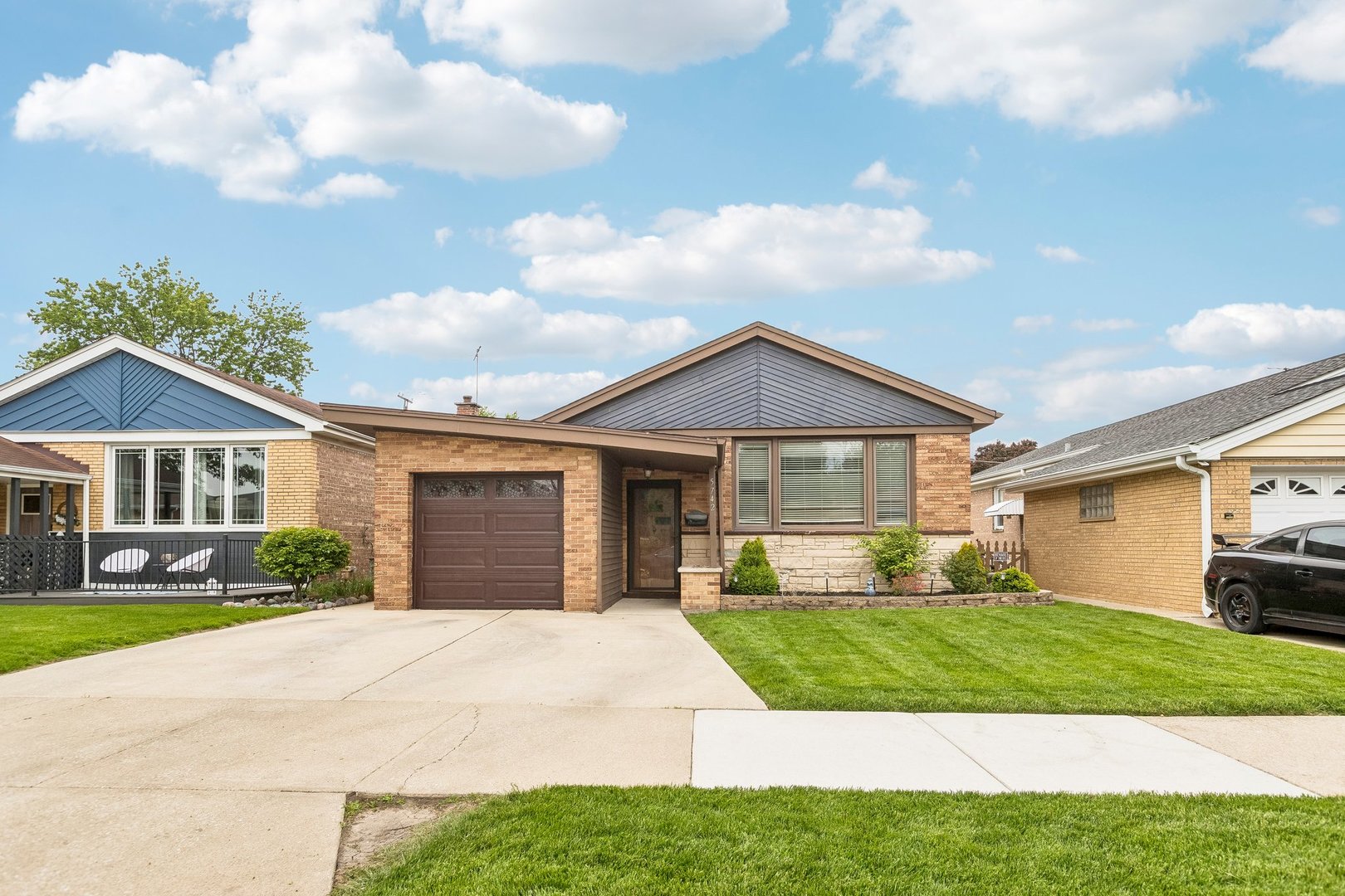 5742 South Rutherford Avenue Chicago IL 60638