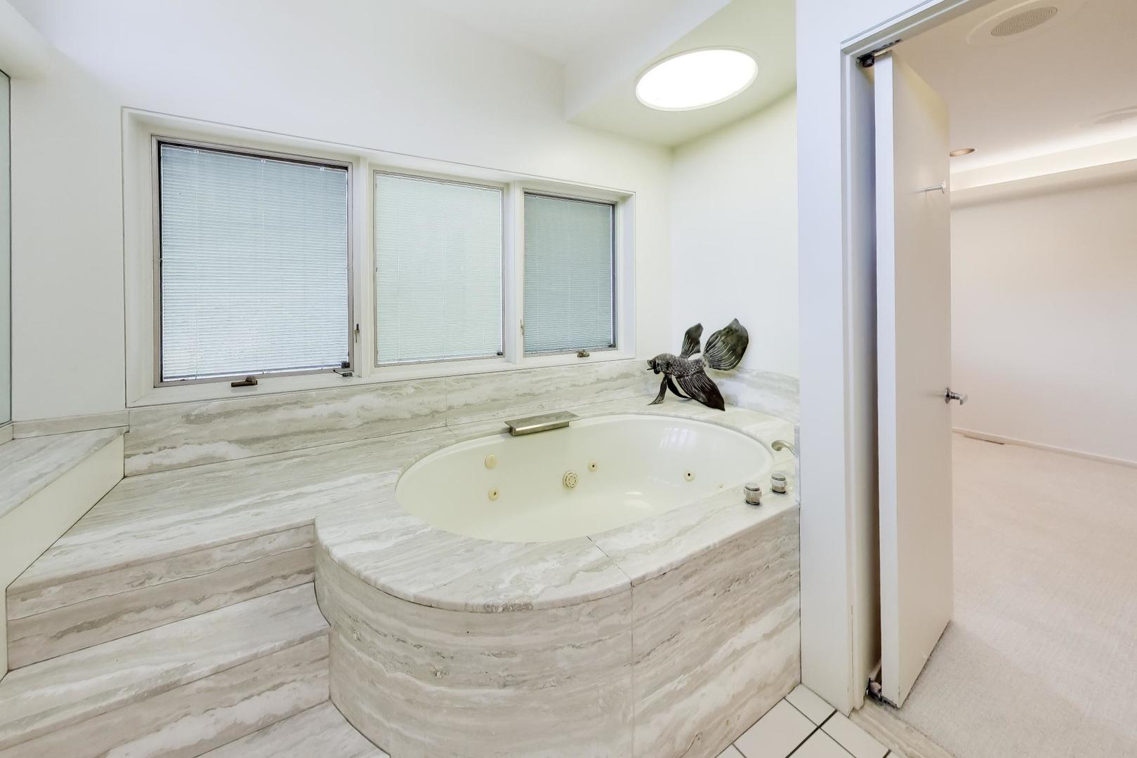 2717 Lincoln Lane Wilmette IL 60091