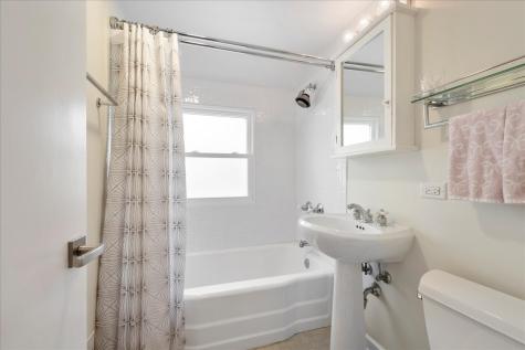 6850 North Lowell Avenue Lincolnwood IL 60712