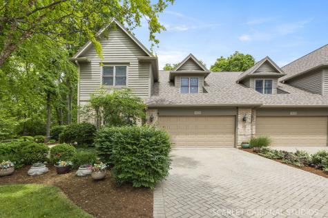 1028 Crestwood Circle St. Charles IL 60175