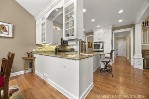 1028 Crestwood Circle St. Charles IL 60175