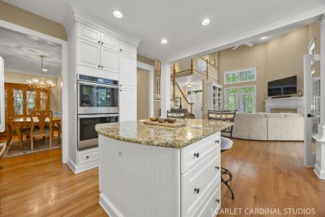1028 Crestwood Circle St. Charles IL 60175