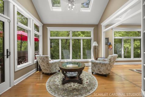1028 Crestwood Circle St. Charles IL 60175