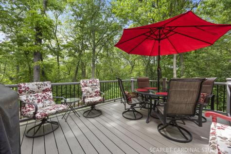 1028 Crestwood Circle St. Charles IL 60175