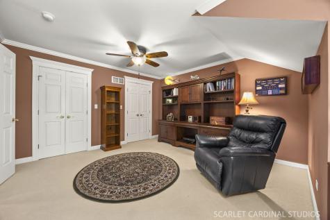 1028 Crestwood Circle St. Charles IL 60175
