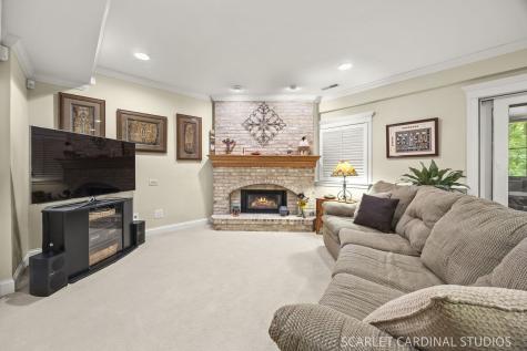 1028 Crestwood Circle St. Charles IL 60175