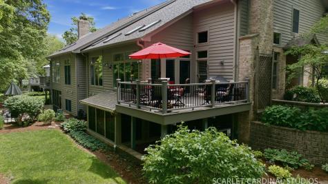 1028 Crestwood Circle St. Charles IL 60175