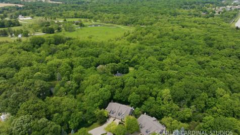 1028 Crestwood Circle St. Charles IL 60175