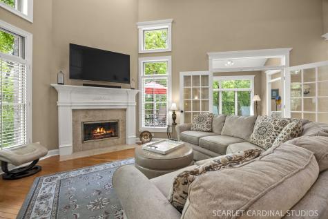 1028 Crestwood Circle St. Charles IL 60175