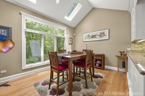 1028 Crestwood Circle St. Charles IL 60175