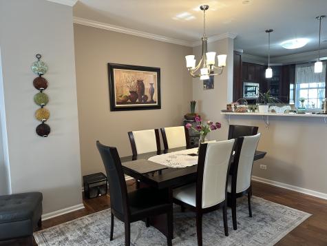 172 North East River Road Des Plaines IL 60016