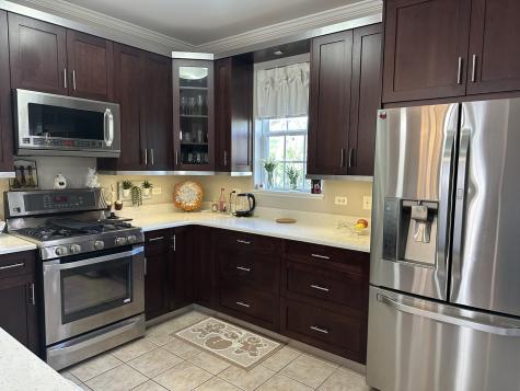 172 North East River Road Des Plaines IL 60016