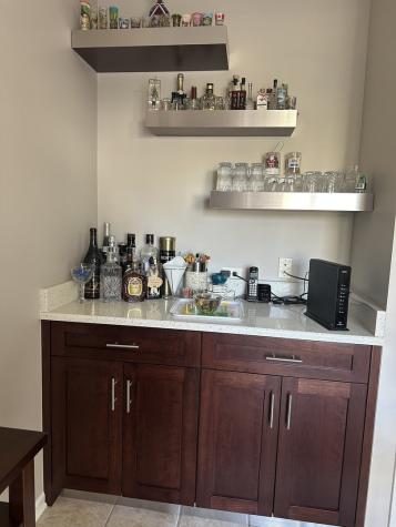 172 North East River Road Des Plaines IL 60016