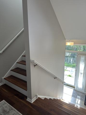 172 North East River Road Des Plaines IL 60016