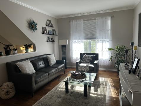 172 North East River Road Des Plaines IL 60016