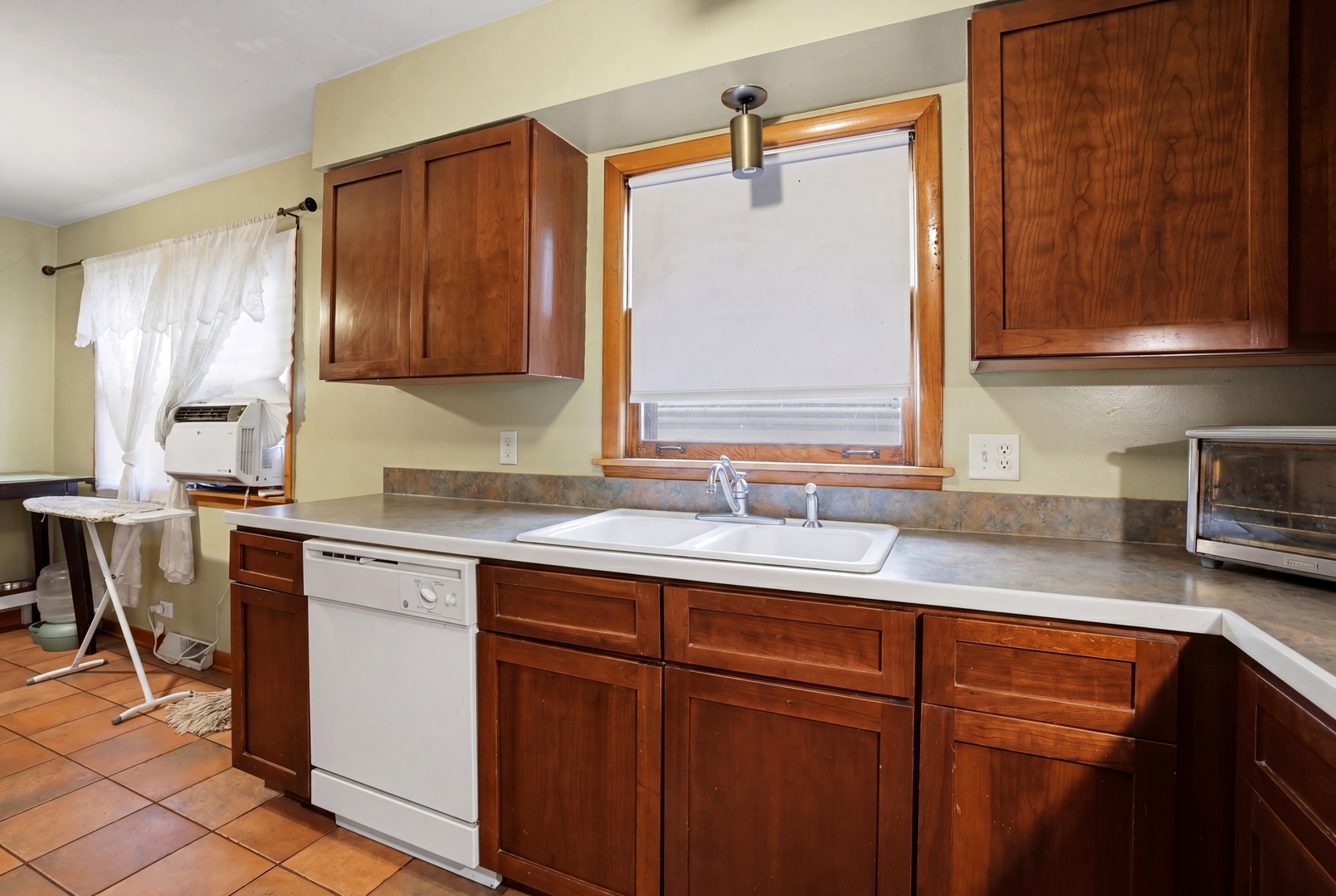 10148 South Peoria Street Chicago IL 60643