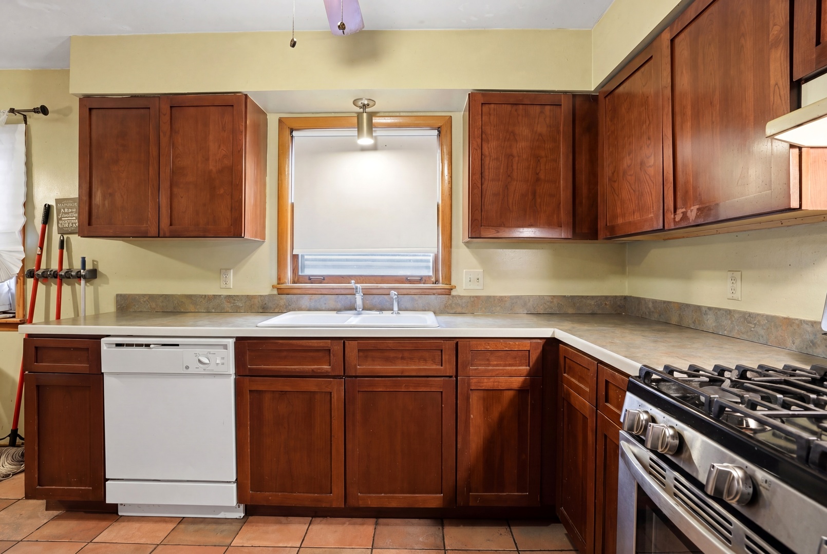 10148 South Peoria Street Chicago IL 60643