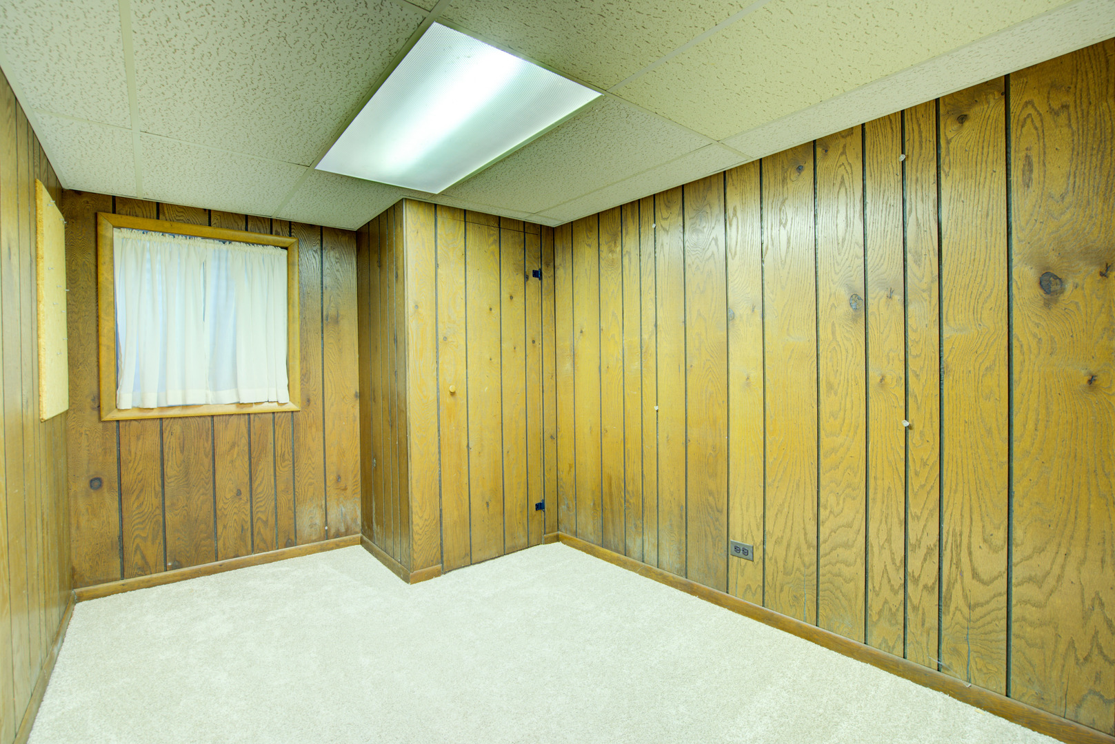 907 Secretariat Drive Naperville IL 60540