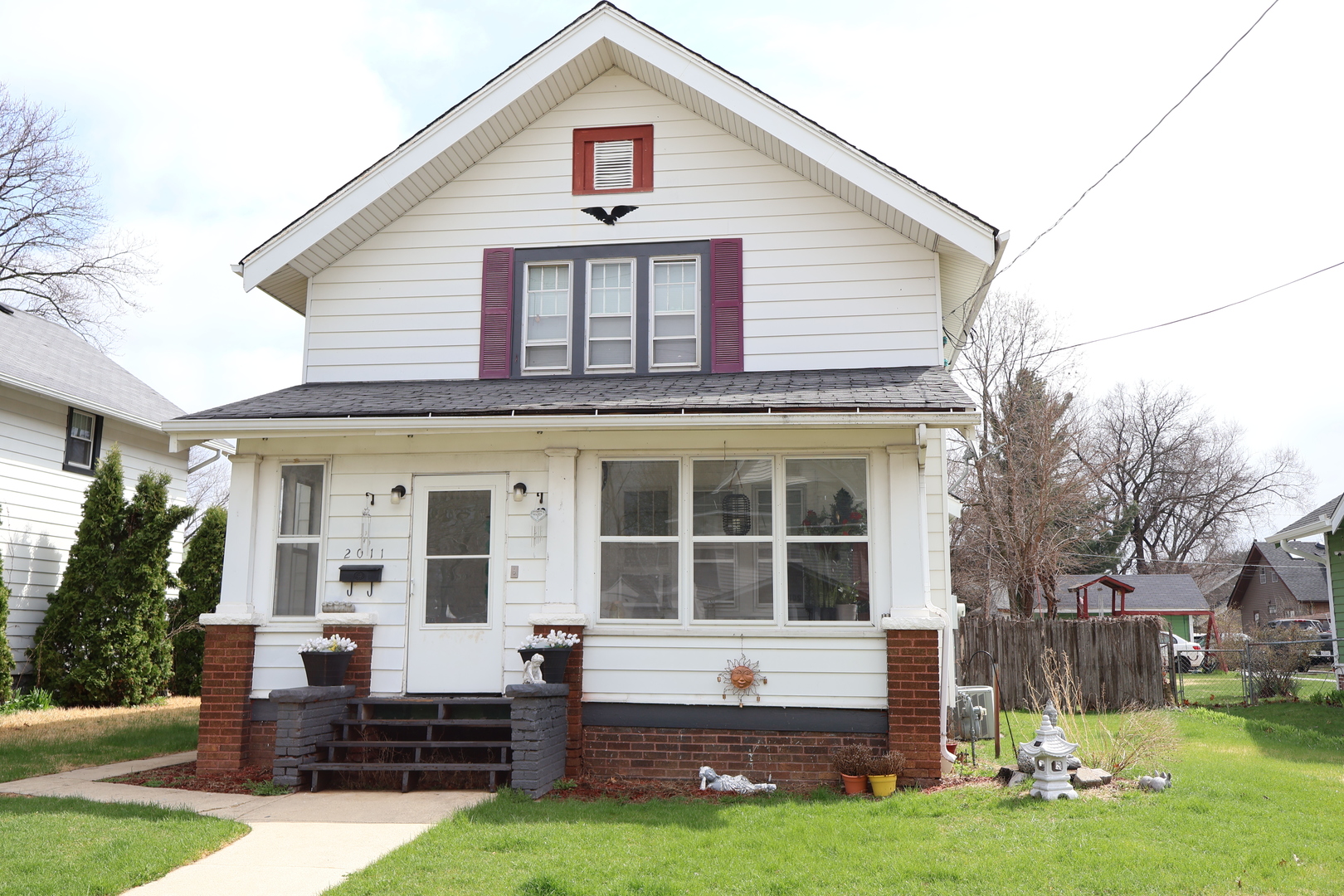 2011 Latham Street Rockford IL 61103