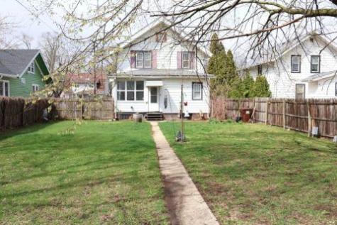 2011 Latham Street Rockford IL 61103
