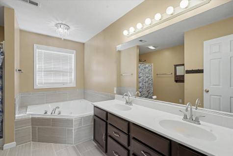 401 Crest View Drive Monticello IL 61856