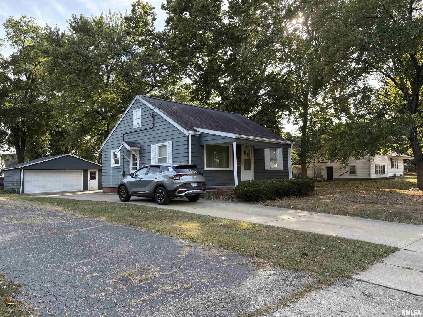 908 East Melbourne Avenue Peoria IL 61603