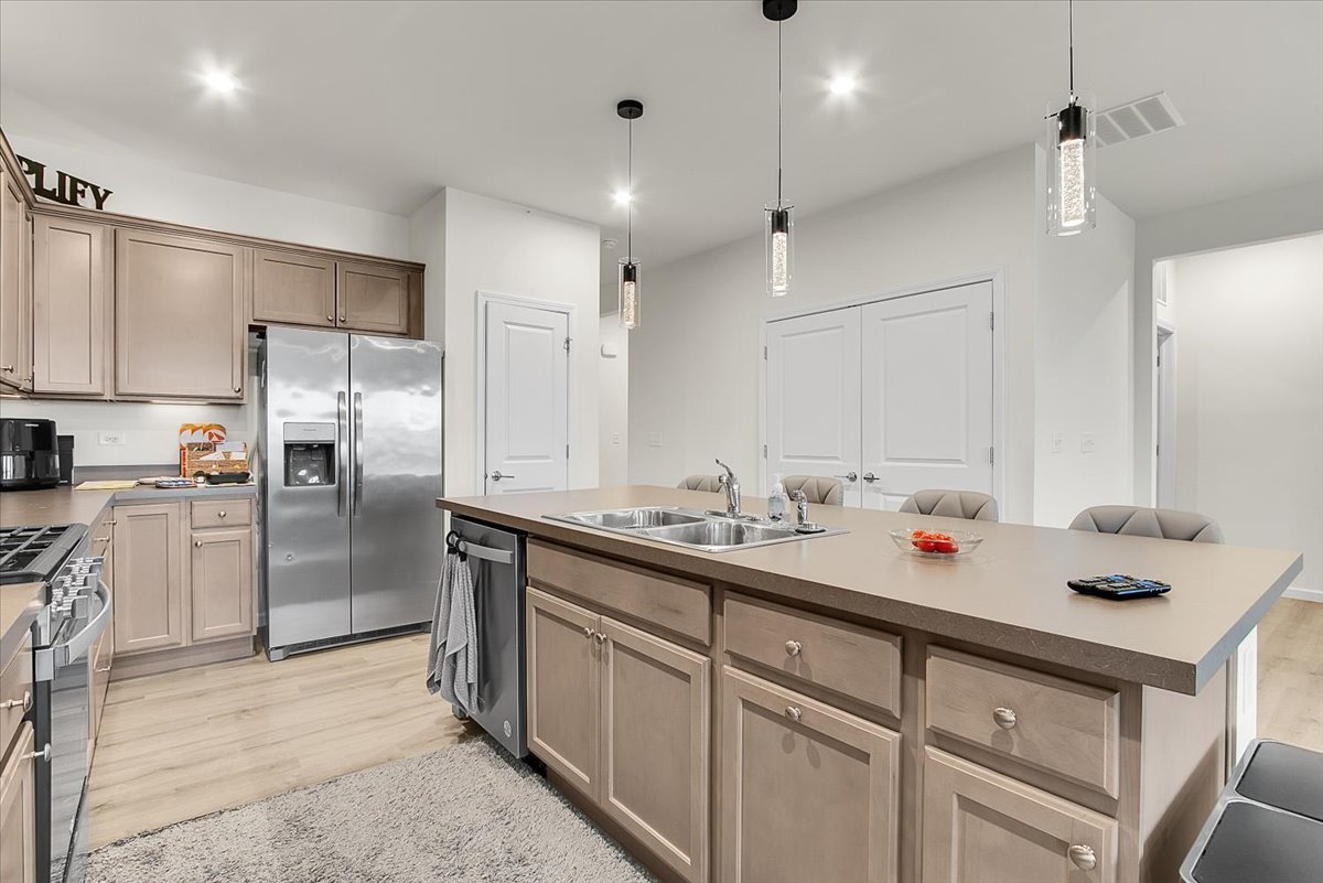 3243 Sweetgrass Circle Aurora IL 60503
