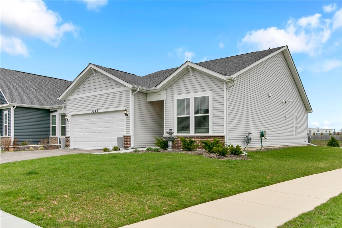 3243 Sweetgrass Circle Aurora IL 60503