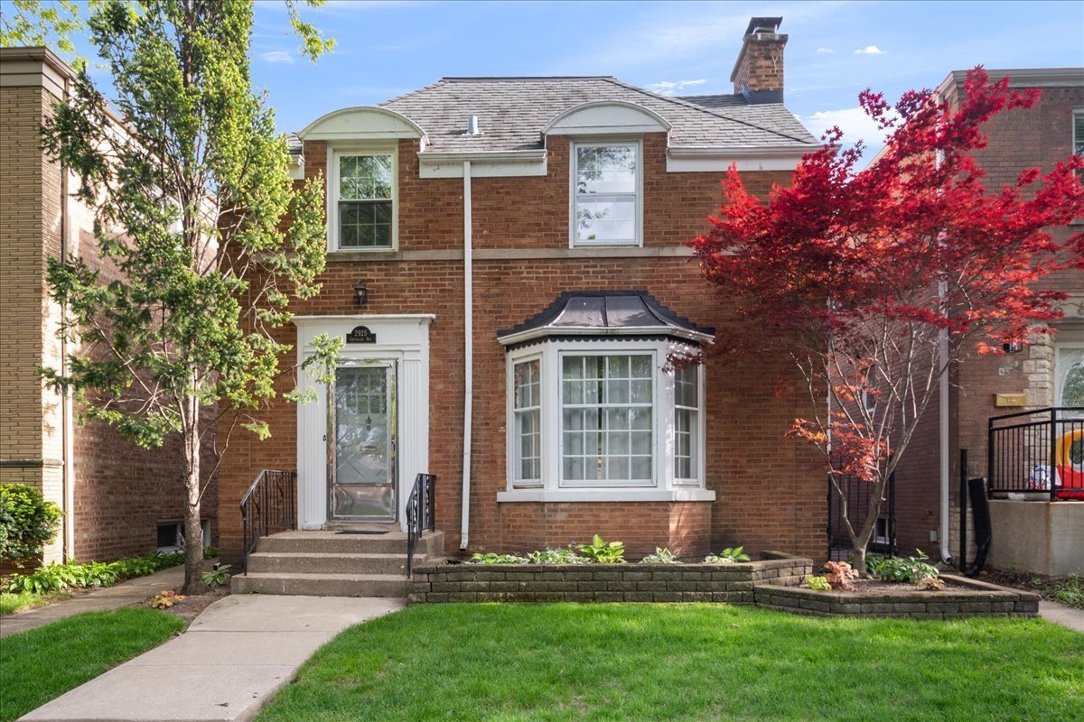2925 West Greenleaf Avenue Chicago IL 60645