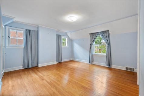 2925 West Greenleaf Avenue Chicago IL 60645