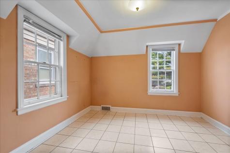 2925 West Greenleaf Avenue Chicago IL 60645