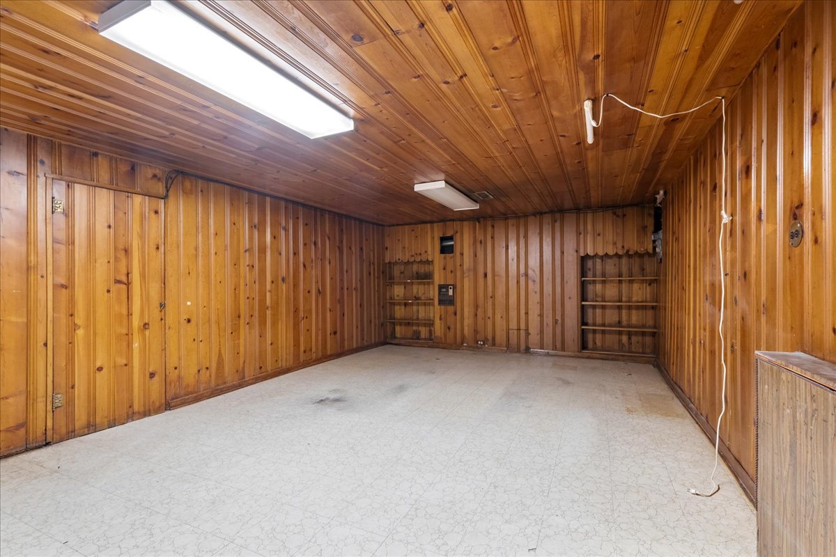 2925 West Greenleaf Avenue Chicago IL 60645