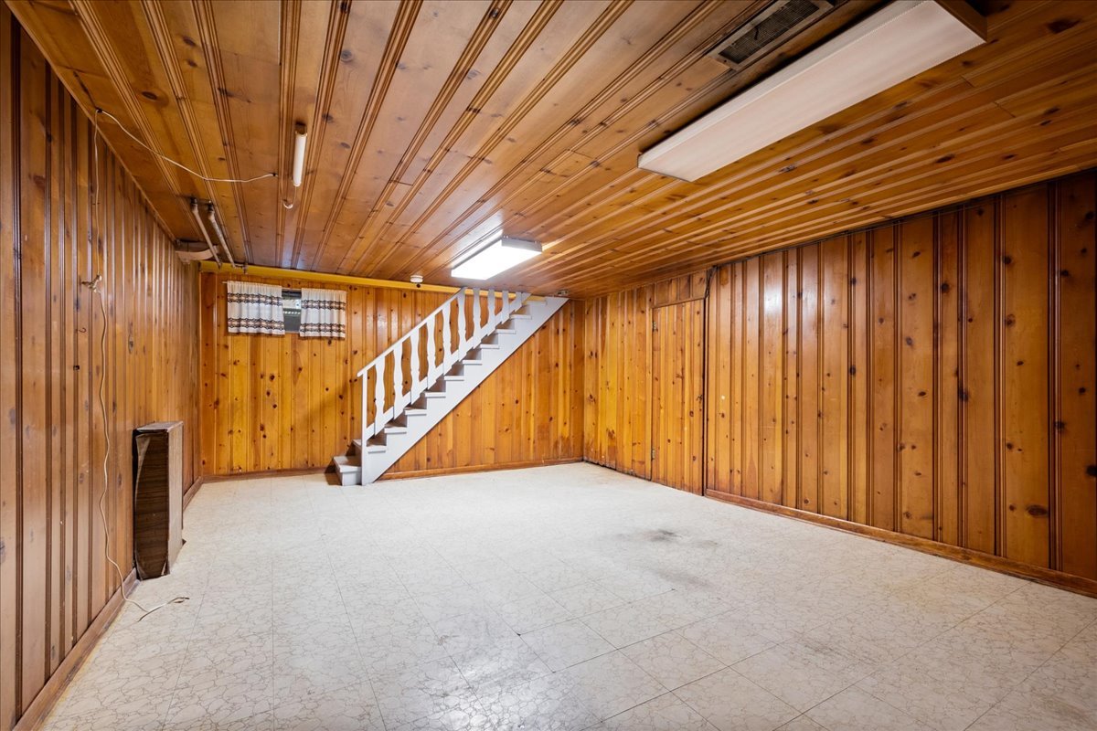 2925 West Greenleaf Avenue Chicago IL 60645
