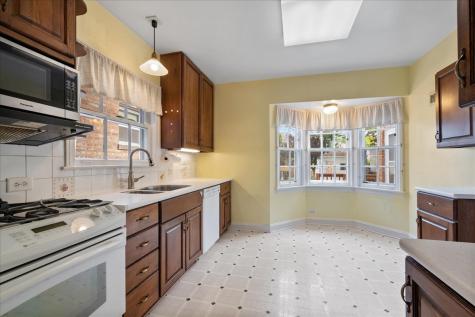 2925 West Greenleaf Avenue Chicago IL 60645