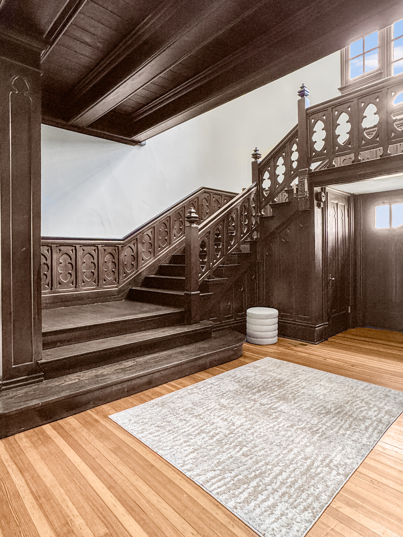 141 Loretto Court Wheaton IL 60189