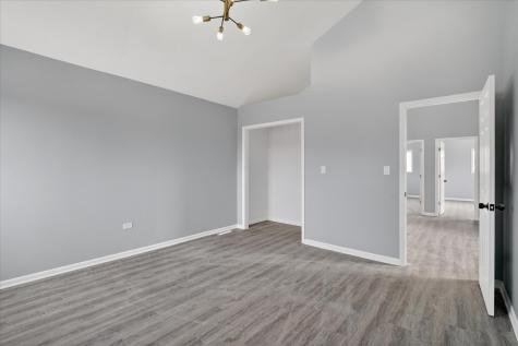 15355 7TH Avenue Phoenix IL 60426