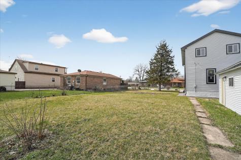 15355 7TH Avenue Phoenix IL 60426