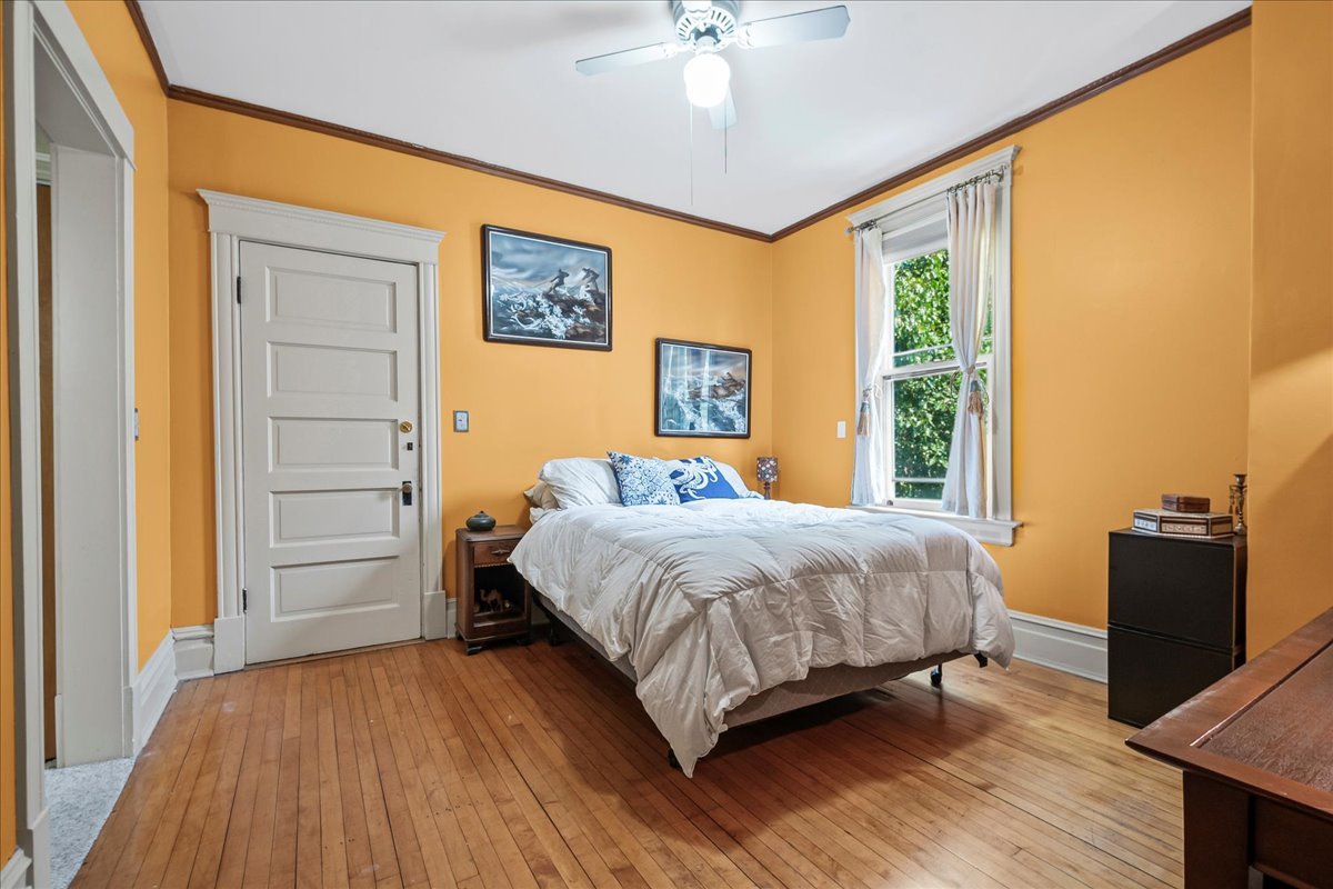 1842 West Greenleaf Avenue Chicago IL 60626