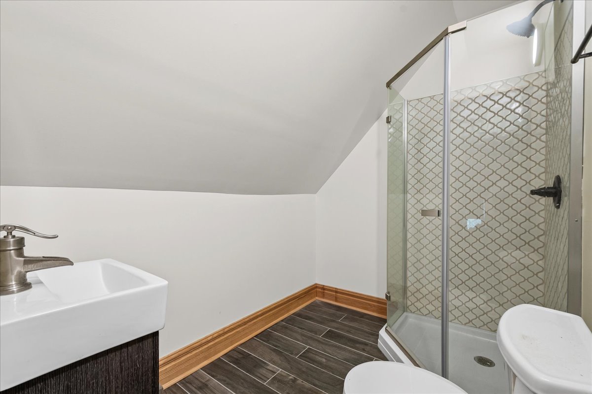 1842 West Greenleaf Avenue Chicago IL 60626