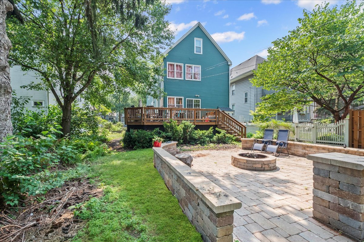 1842 West Greenleaf Avenue Chicago IL 60626