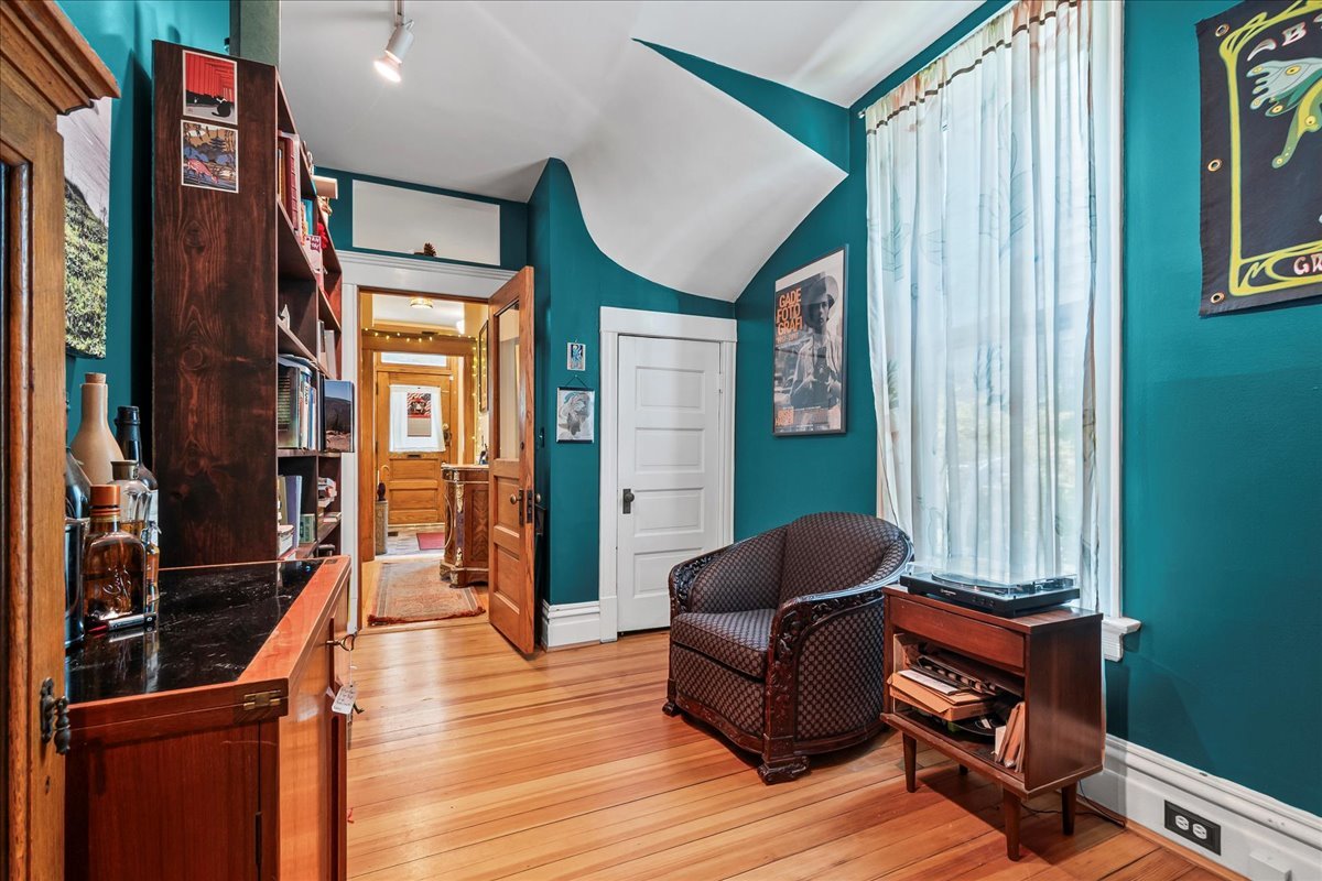 1842 West Greenleaf Avenue Chicago IL 60626