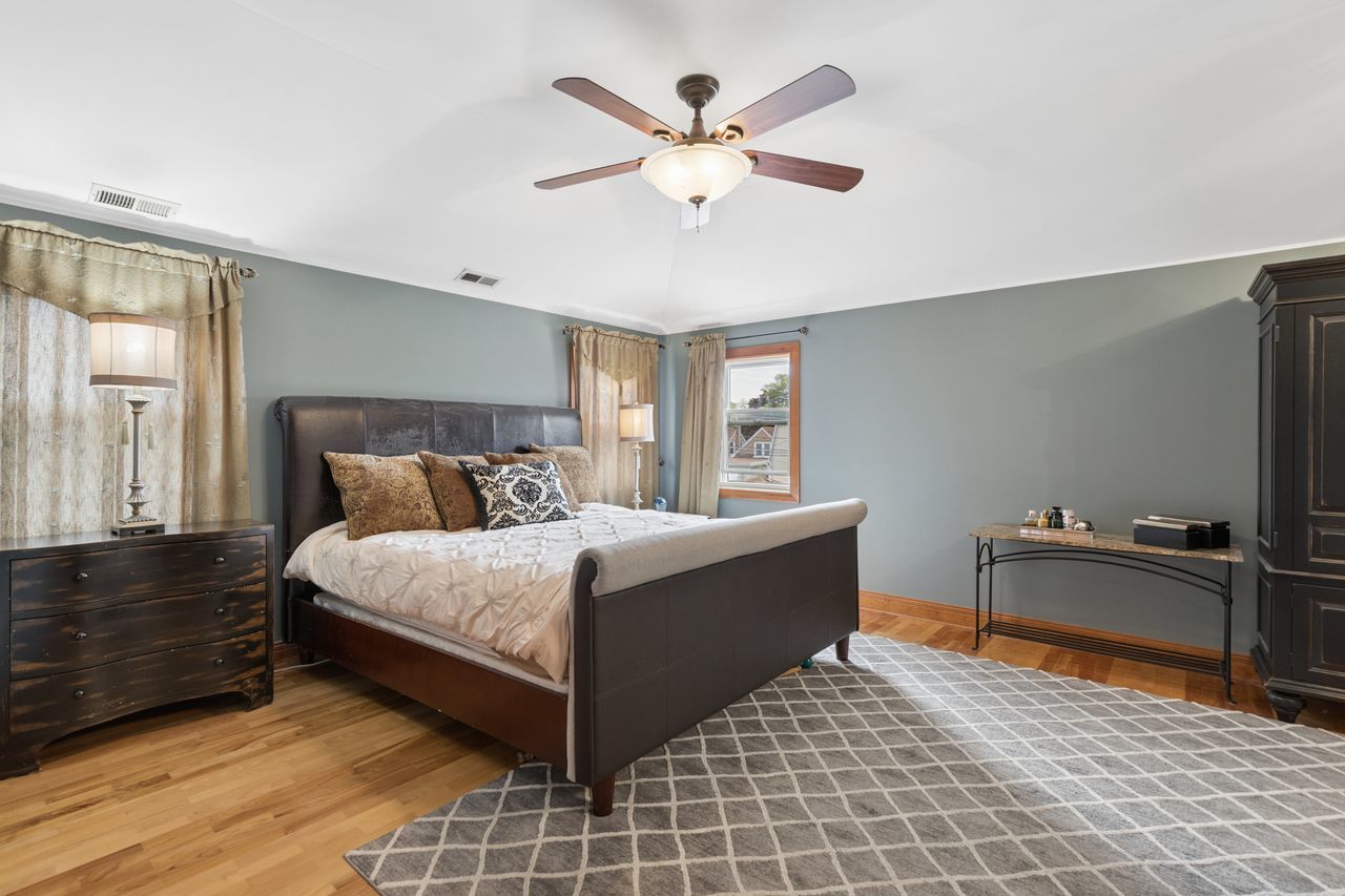3328 North Plainfield Avenue Chicago IL 60634