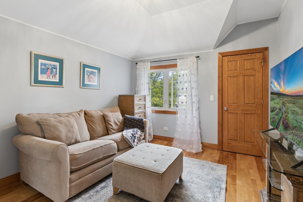 3328 North Plainfield Avenue Chicago IL 60634