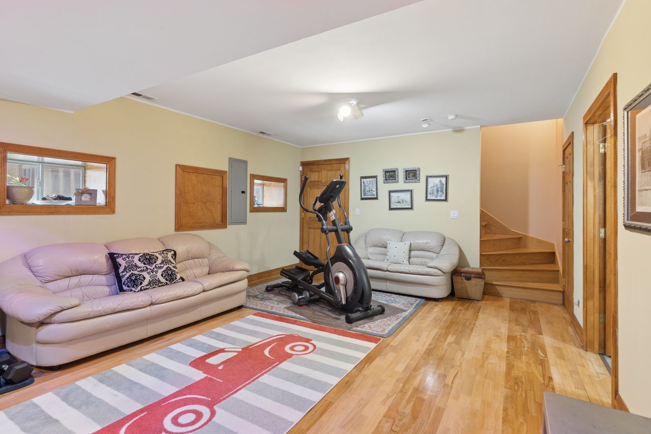 3328 North Plainfield Avenue Chicago IL 60634