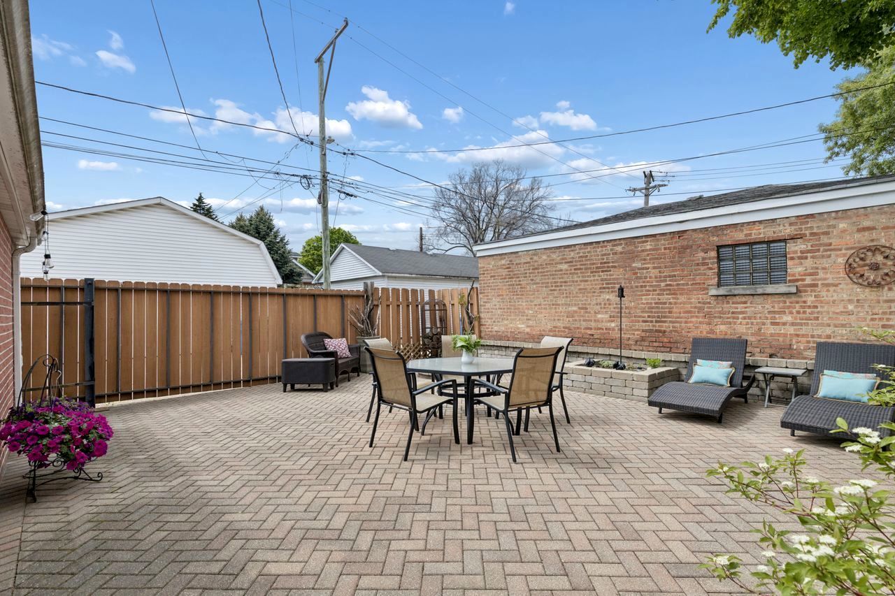 3328 North Plainfield Avenue Chicago IL 60634