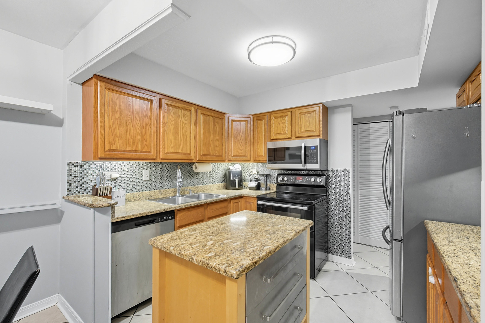 2312 Hyde Court Schaumburg IL 60194