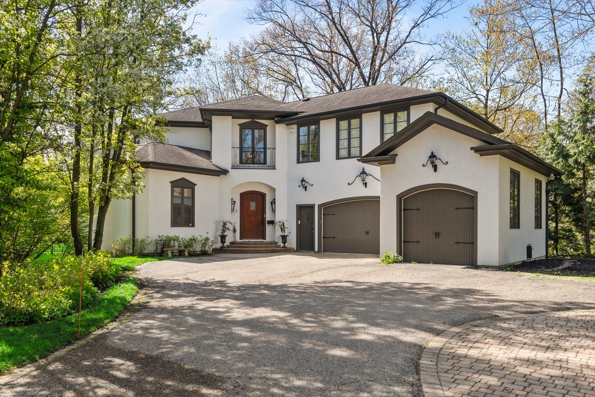 697 Bluff Road Lake Bluff IL 60044