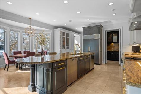 697 Bluff Road Lake Bluff IL 60044