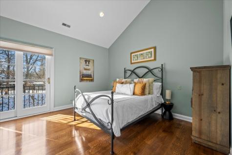 697 Bluff Road Lake Bluff IL 60044