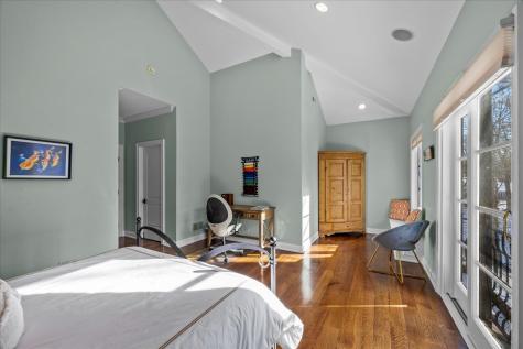 697 Bluff Road Lake Bluff IL 60044